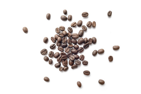 咖啡豆分离在白色背景上。 关闭图像。