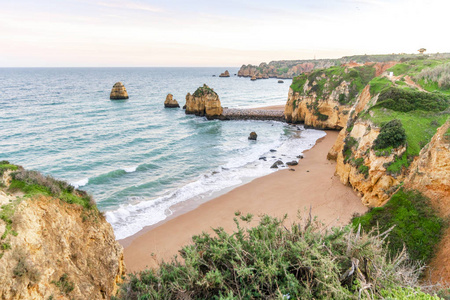 葡萄牙，阿尔加维，拉各斯，品豪海滩美丽的悬崖