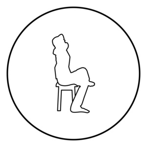 男人坐着摆姿势，双手放在头后，年轻人坐在椅子上，腿上抛着剪影图标，黑色轮廓，矢量插图，平面风格，简单的图像，圆形。