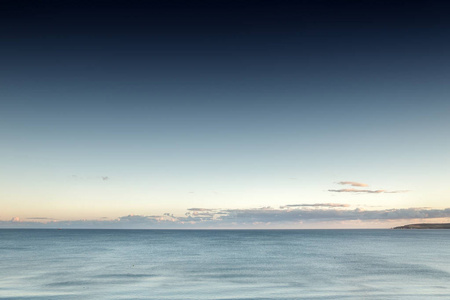 伯恩茅斯沿岸的海景图像