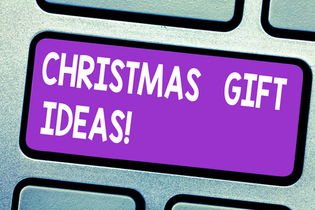 显示圣诞礼物创意的文字符号。概念照片建议最好的礼物给在圣诞节天键盘键意图创建计算机消息按键盘的想法