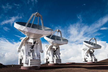 夏威夷山火山顶部空间科学天线观测台
