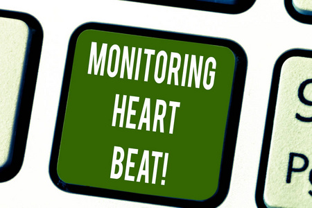概念手写作显示监测心脏跳动。商业照片文本测量或记录心率在实时键盘键意图创造计算机消息的想法