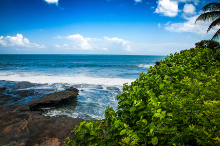 美丽的海景。 海洋和岩石。 海洋和岩石。 凯普。