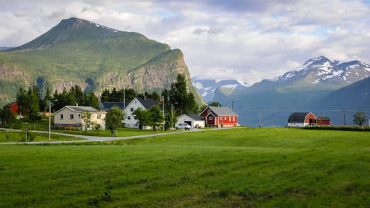 去挪威旅行。 山村