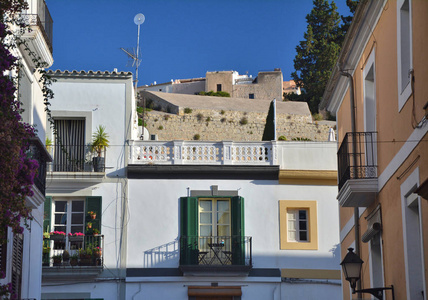 西班牙伊比萨岛埃维萨老城建筑。地中海风格。