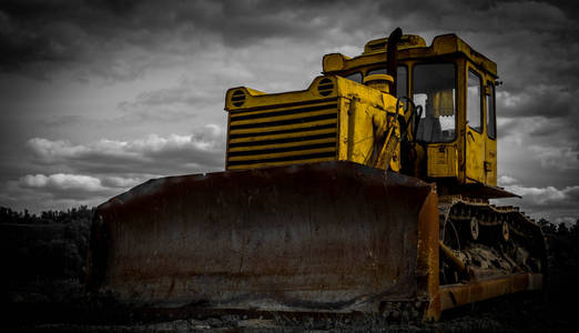 生锈的推土机图片