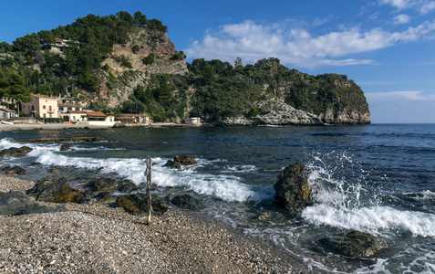 西西里岛托米纳的地中海海滩