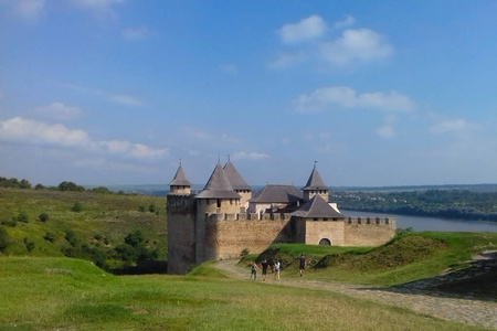 乌克兰dniester河上的khotyn堡垒全景