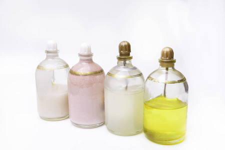 玻璃瓶与化妆品油，奶油牛奶，以健康皮肤