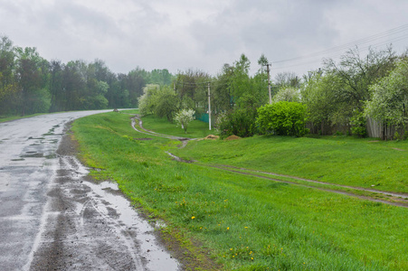 阴天和雨天的乌克兰景观