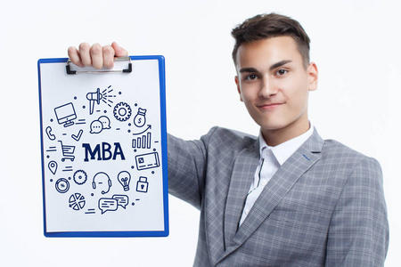 商业技术互联网和网络概念。 青年企业家展示关键词MBA
