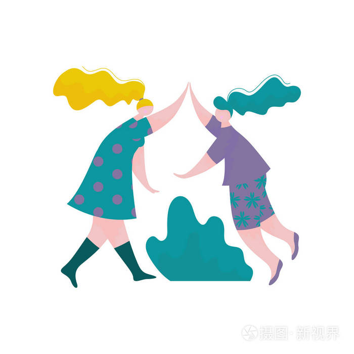 两个美丽丰满的女孩给高五彼此, 女性角色有乐趣, 人类互动, 友谊