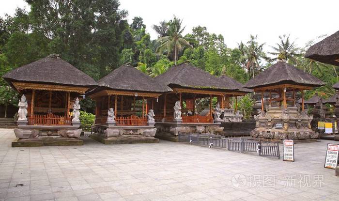 位于印度尼西亚ubud巴厘岛附近的圣水寺