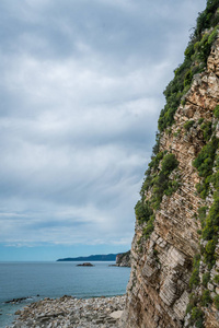 黑山海岸彼得罗瓦茨湾美丽的高崖