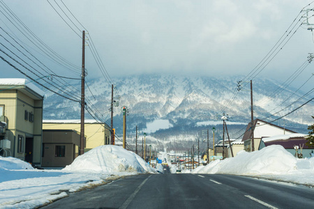 日本北海道冬季积雪的长路美景