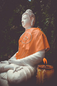 泰国清迈丛林Wat圣歌白佛像图片