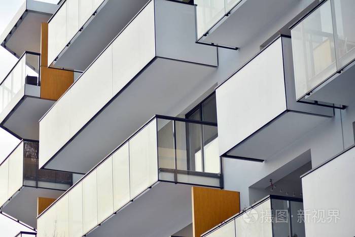 当代建筑的抽象碎片,由玻璃和混凝土制成的墙壁.