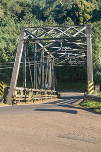 考艾岛哈纳雷公路上的旧钢梁桥