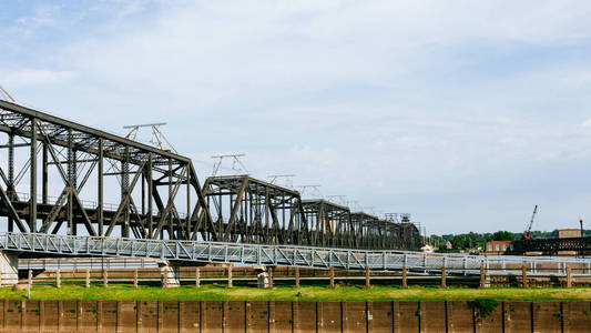 美国达文波特密西西比河政府桥景