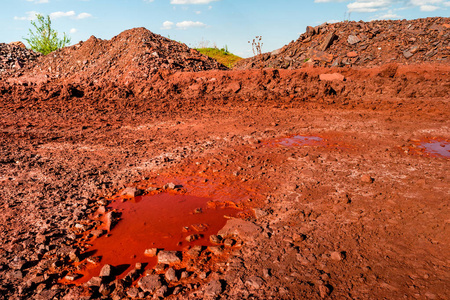 Kryvyi Rih 附近的露天破碎地面