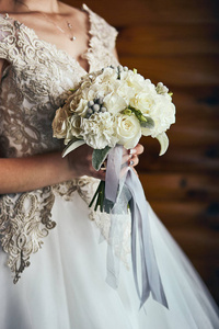 新娘手中的花束在婚礼前准备