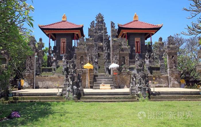 印度教神庙位于印度尼西亚北部巴厘岛，是一位致力于保护农业土地肥力的神。