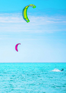 西班牙海上风筝冲浪水彩画的活跃运动