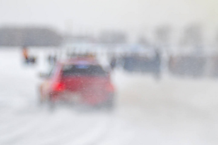 冬天的乘用车雪暴雪冰冰路