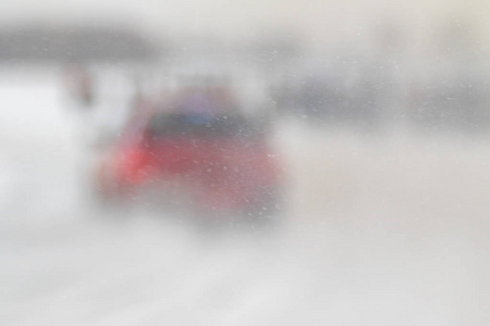 大灯穿过暴风雪没有焦点冬季自然