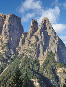 在Kastelruthdolomitestrentinoalto Adigeital附近的南蒂罗尔附近的谢勒恩山