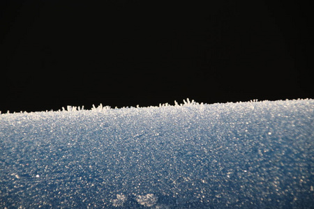 桥边荷兰尼欧沃尔克安登伊塞尔公园海特兰桥边的冰针照片