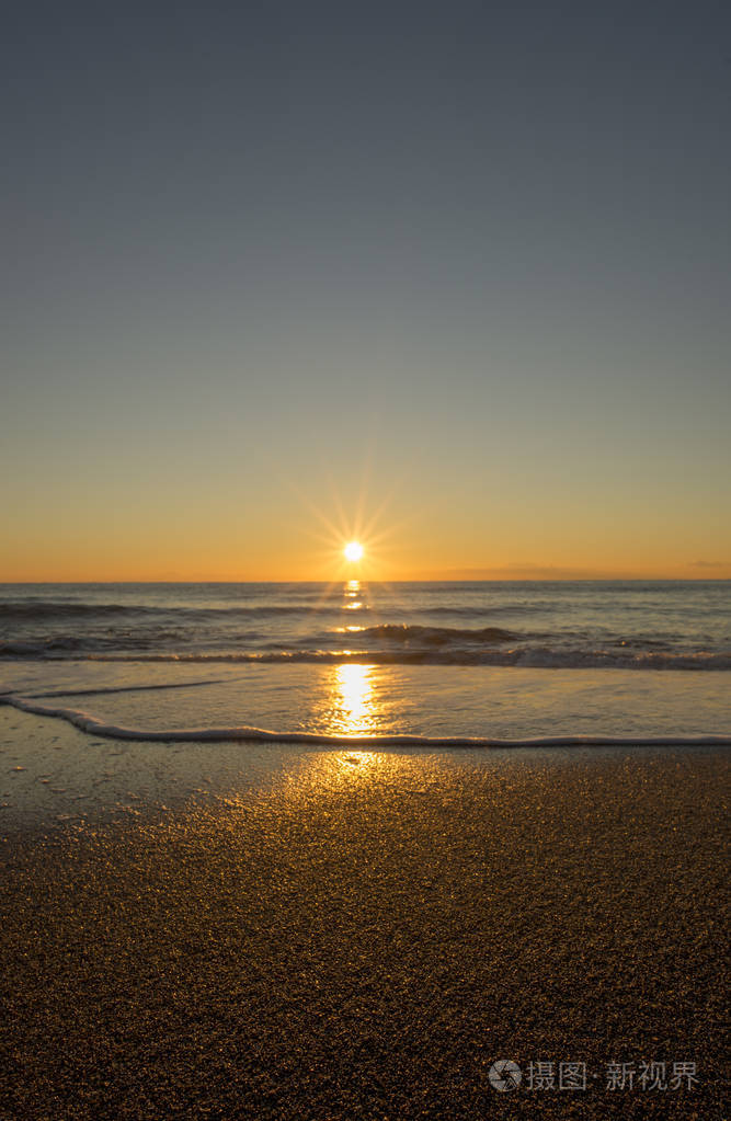 西班牙丹尼亚阿利坎特海滩日出照片-正版商用图片18bm03-摄图新视界