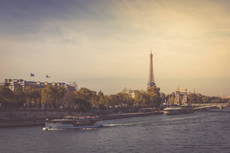 埃菲尔铁塔象征巴黎法国。 巴黎欧洲最佳目的地