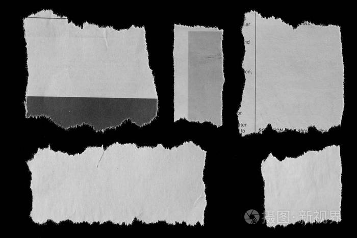 5张黑色背景的破报纸