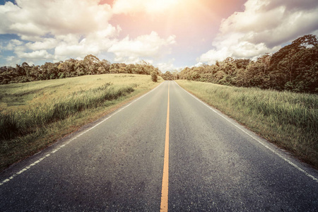 公路旅行的概念.照片