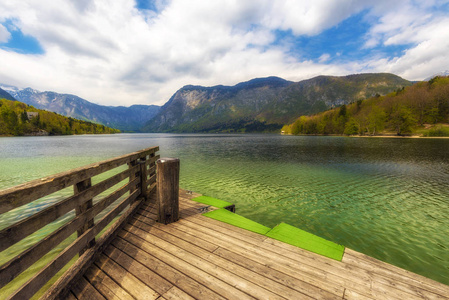 斯洛文尼亚最大的湖泊博欣吉