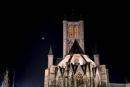  Church in Ghent there is a blood moon