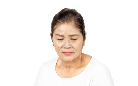 亚洲老年妇女肖像6070岁孤立在白色背景
