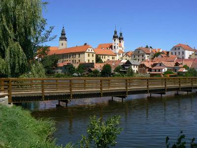 捷克Telc共和国城堡和桥梁景观。