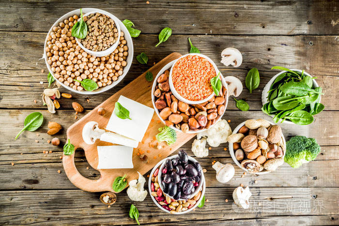健康植物纯素食品素食蛋白来源:豆腐纯素牛奶,豆类,坚果,豆浆,菠菜和
