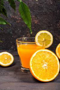 橙色柠檬柑橘类水果，篮子和果汁，深色饮食，健康食品