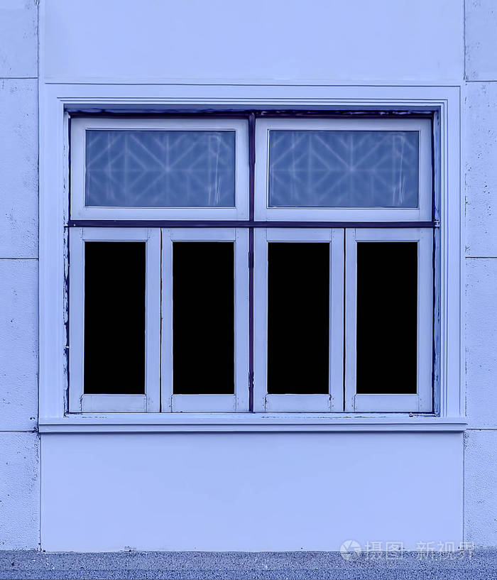古砖墙上的旧窗户,蓝色的色调