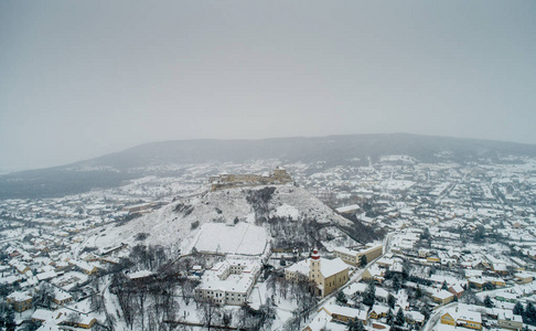 美丽的匈牙利苏梅格堡垒冬季全景