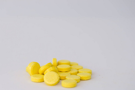 新霉素呋喃唑酮新霉素片在白色表面照片