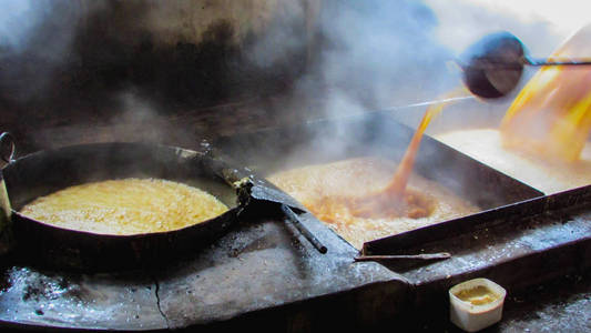 在此过程中，大转速的沸腾糖蜜是Rapadura的主要成分，在Variso Pachas中是糖蜜的有效成分。