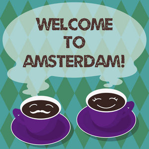 写的笔记显示欢迎来到阿姆斯特丹。商业照片展示问候有人参观荷兰首都一套杯酱油为他和她的咖啡脸图标与空白蒸汽
