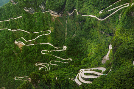 天门山自然公园山路中国旅游背景