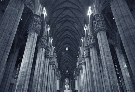 米兰大教堂穹顶的内部