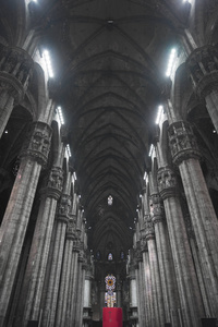 米兰大教堂穹顶的内部图片